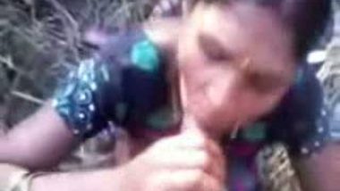 Indian Mom Fuck In Khet Porn Video - Haryanna Village Girl Roshani Fucking In Khet By Mohan porn video