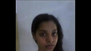 Beautiful Indian Girl With Curvy Boobs Selfie - IndianHiddenCams.com