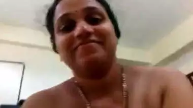 Very sexy bhabhi riding lover