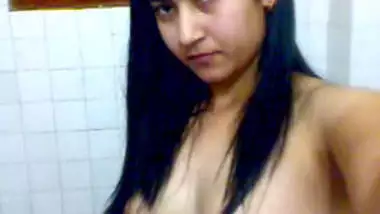 Desi super cute teen expose all