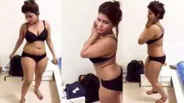 पंजाबी भाभी का सेक्सी बेबी डॉल डांस काली ब्रा पेंटी में