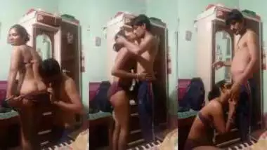 साली की पैंटी नीचे खिसकाकर उसके चूतड़ों पर प्यार करता जीजा