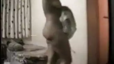 भारतीय प्यारी पत्नी चाची उसके चचेरे भाई के साथ -