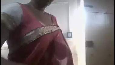 Hot Bhabhi Changing Sari ? Movies