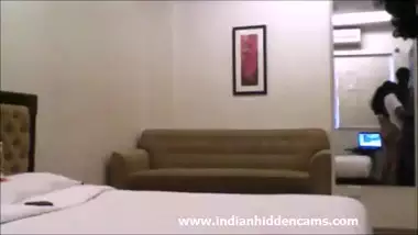 Indian Couple Honeymoon Sex - DesiSex24.com