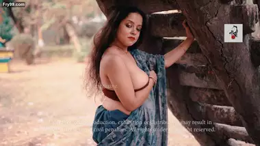 Big boobs model Tiyasha photoshoot video – 3