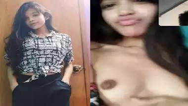 Sexiest Indian college girl nude pics and videos