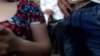 Indian MMS sex on internet! Threesome of naughty girl with guys