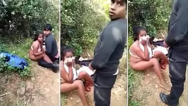 lovers caught outdor in park caught by teacher, Desi mms online