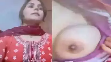 Desi girl private videos showing naked big boobs