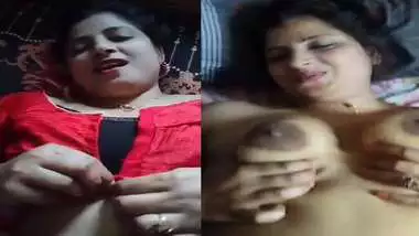 Fucking bhabhi squirting and taking cum on body